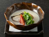 食材の組み合わせに遊び心感じられる『強肴』のお鍋