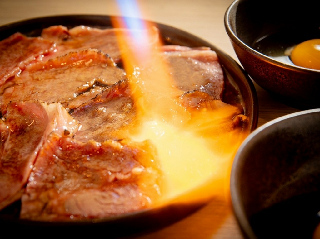 ゲストの要望を聞きながら、オンリーワンの料理を提供