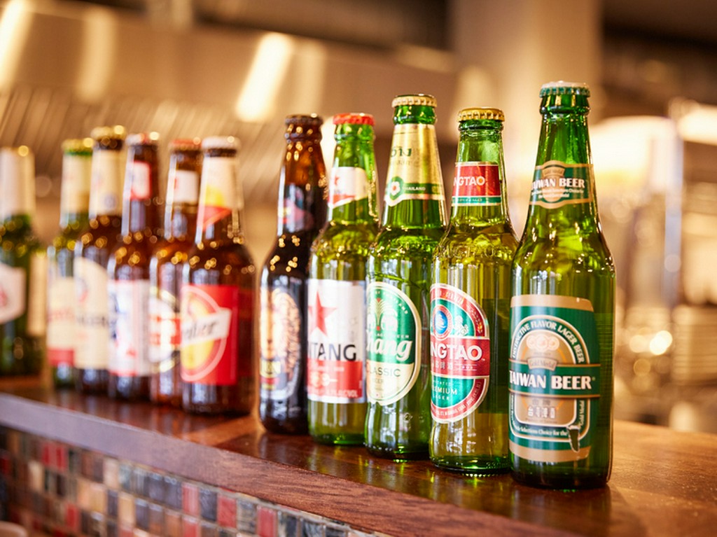 各国の料理と一緒に楽しめるさまざまな海外のビール