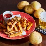 2度揚げでサクサク＆ほくほくに仕上げた『自家製ポテトフライ（レギュラー）』