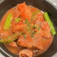 県産豚肩ロースのトマト煮込み