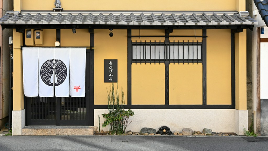 都会の喧騒を忘れる隠れ家空間で、極上広島牛と瀬戸内の海鮮を