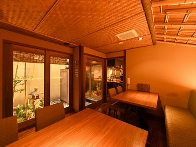 純和風をテーマとした上質空間で、特別な会食や大切な接待にも