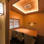 少人数から団体まで、幅広く利用できる多彩な個室を完備