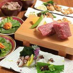大切な日に。デザートプレートをプレゼント。ステーキをメインに海鮮までご堪能いただけるコースです。