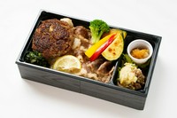 青ひげ厳選の広島牛100%ハンバーグステーキと鉄板で焼き上げた広島牛焼肉が食べられる特別なお重です。※最低配達金額 15,000 円