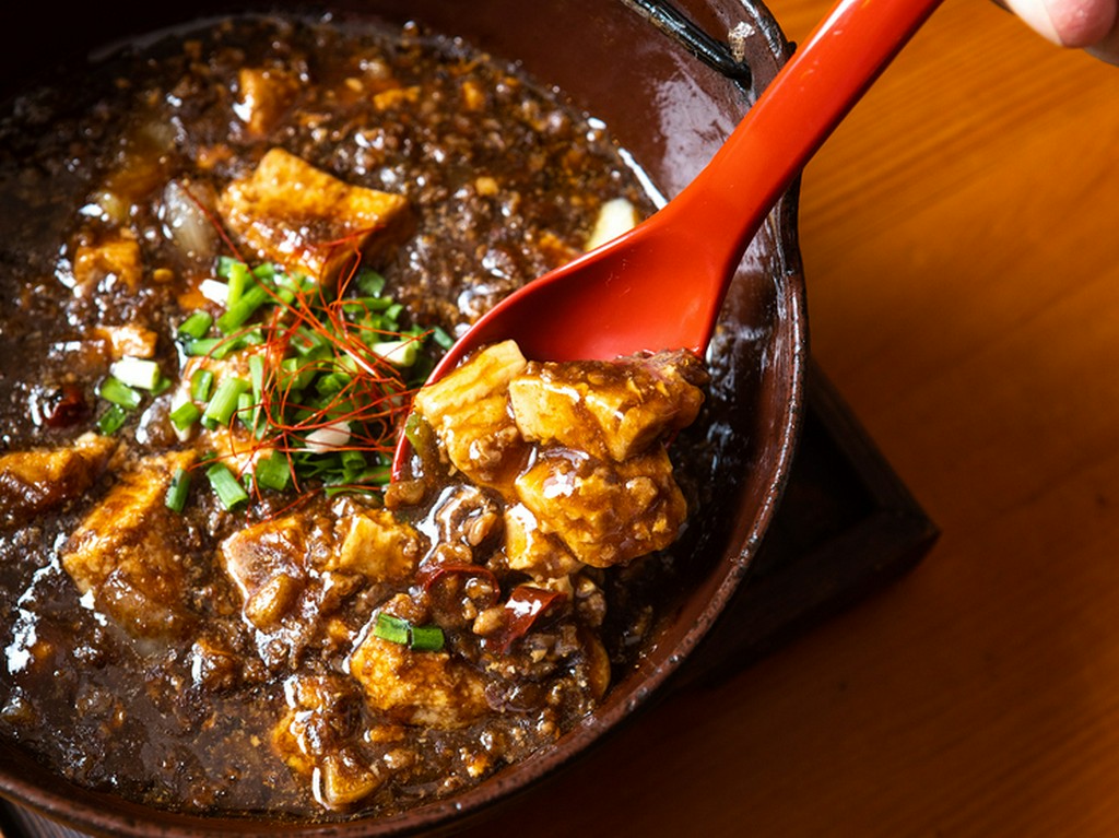 お酒のお供にお食事に『宇那志豆腐のマーボー豆腐』