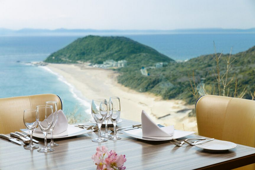 海抜100mからの眺望と美食を是非!