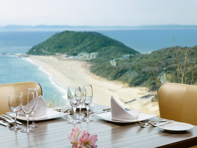 海抜100mからの眺望と美食を是非！