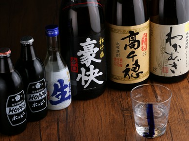 生ビール、ハイボールから日本酒まで、アルコール類も充実