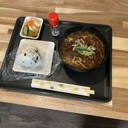 おにぎり・漬物付き