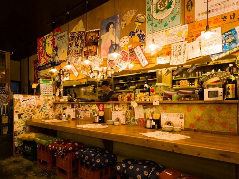 カウンター席でのお一人様も楽しいお店