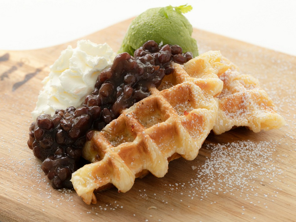 できたてのサクサク感を楽しめる『クロッフル　抹茶とあんこ』