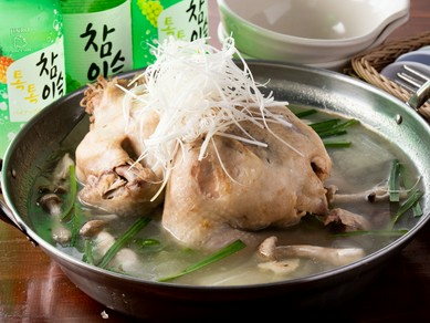韓国流鶏水炊鍋　タッカンマリ（一羽）