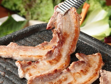  韓国風豚焼肉料理　サムギョプサル（2人前～）