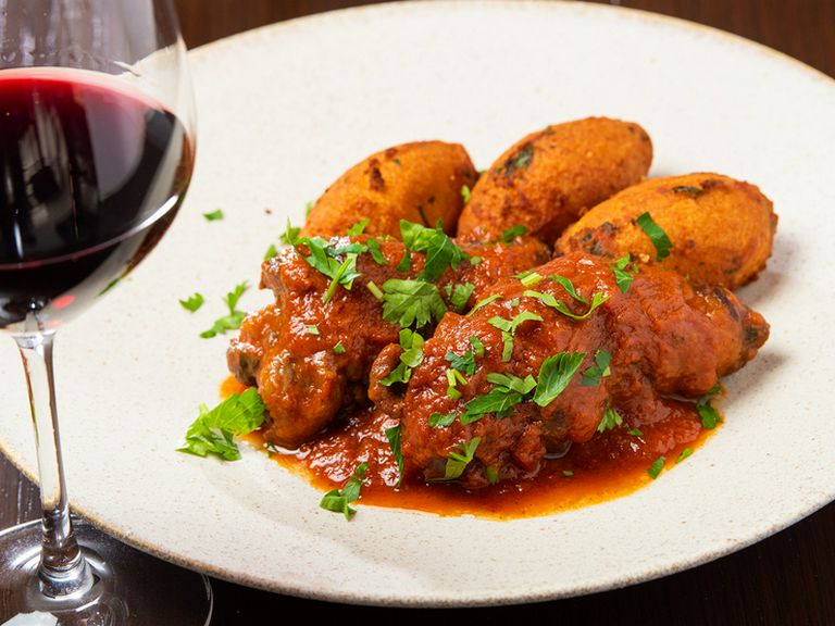 ワインはすべてイタリアの地ワインを厳選してラインナップ