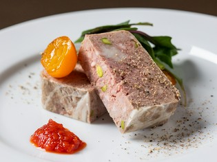 独自の配合でつくる『パテドカンパーニュ　ybスタイル』