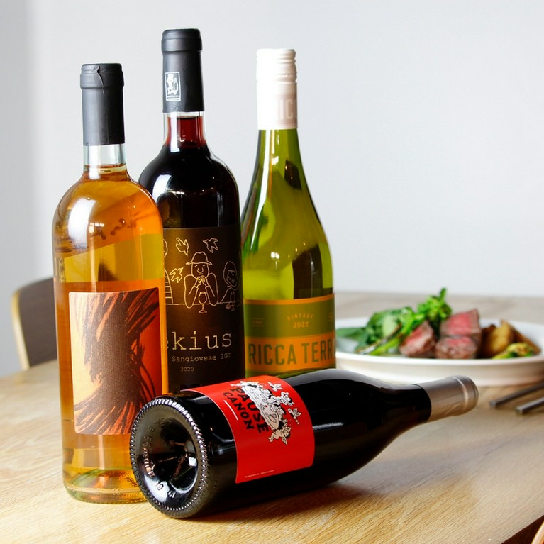 グラス一杯から気軽に味わえる。毎月変わる自然派ワイン