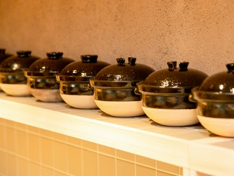 土鍋で炊いたツヤツヤのご飯が堪能できる