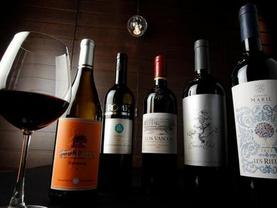 シニアソムリエとの共演〜厳選されたドリンク類