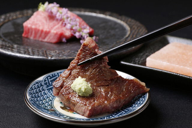 [Hidangan Takumi] Hidangan populer yang menampilkan potongan daging sapi hitam Kagoshima yang populer ■ 10.000 yen per orang (total 9 hidangan)