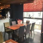 ランチコース時のテーブル席  