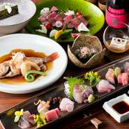 九州産を中心に、厳選した季節の食材を仕入れて料理に使用しています。海の幸や山の幸、こだわりの詰まった、その時季ならではの食材。旬の喜びに満ちた、多彩な料理を堪能できます。