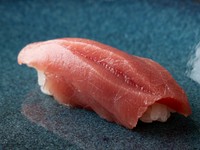 大切な方や自身へのご褒美に。カウンター限定コース『海老根』