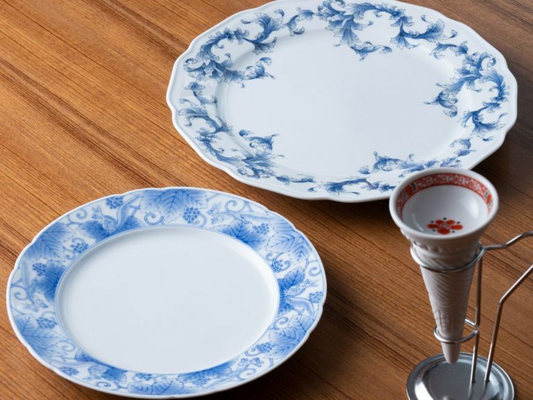 日本初の皇室用洋食器メーカーによるオリジナル食器など