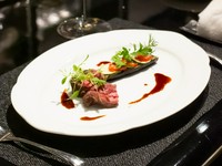 イタリアのマエストロの称号を持つ“石崎 幸雄シェフ”考案のスペシャリテ。EMPORIO最高のコース。