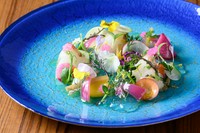 繊細な味と美意識が心をつかむ。アーティスティックな『前菜』