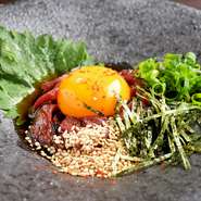 馬肉ユッケ