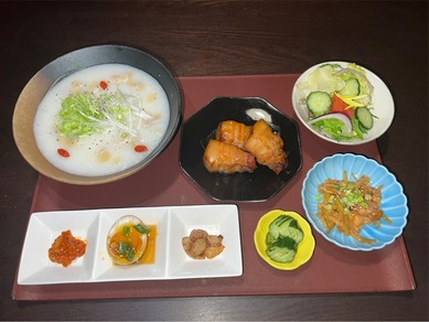 大阪にあった【粥三昧】の名物お粥とトロトロ角煮がセット『香港粥と豚肉の角煮』