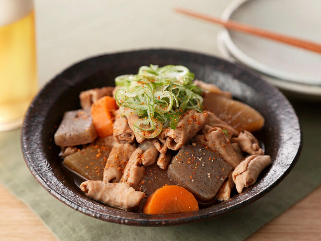 ＜自慢の逸品＞もつ煮込み