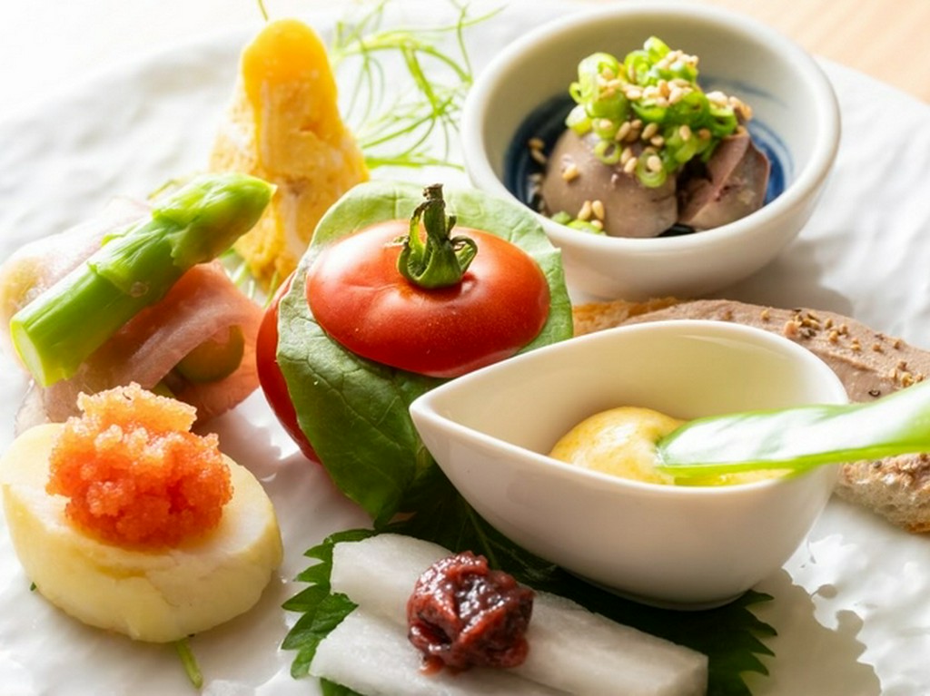 こだわりの串焼きコースで、ゲストのお腹も心も満たされる