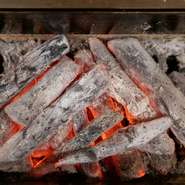 備長炭で焼き上げているからパリッとジューシー