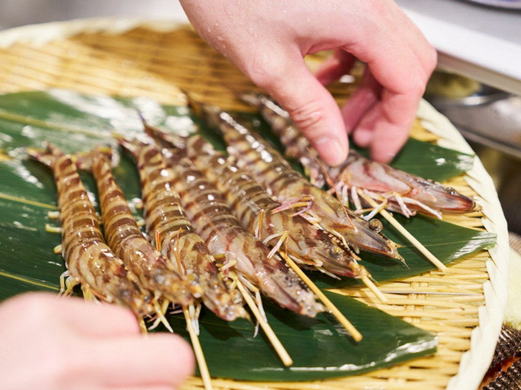 豊洲や金沢から届く海の幸を極上の『おまかせ握り』に
