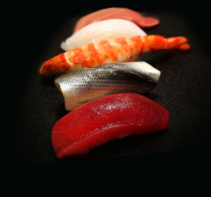 Pilihan sushi makan siang: 11 potong