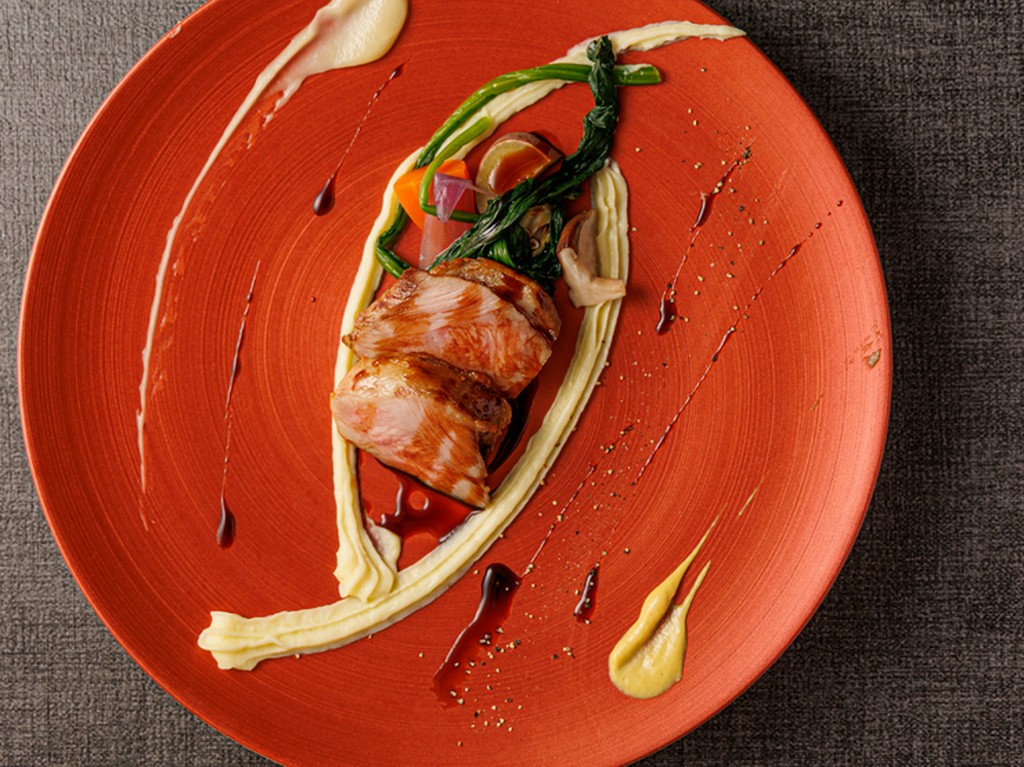 厳選されたお肉・お魚に、彩りを与える瑞々しい季節の野菜たち