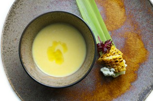 とうもろこし”味来”のスープ