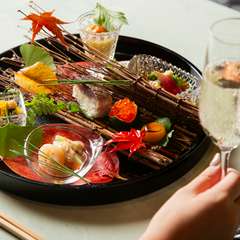 季節野菜、山里の幸、天草の魚介で彩る京料理をコースで披露
