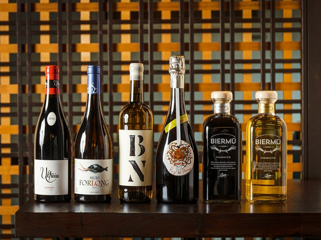 クラシックからモダンなつくり手まで厳選のスペインワインが揃う