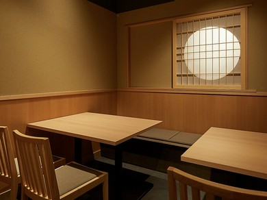 大切な方との会食やビジネスの接待に。落ち着きのある和空間