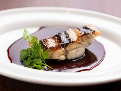 その時においしい魚を、それぞれに合わせた調理法でいただく『本日の鮮魚』