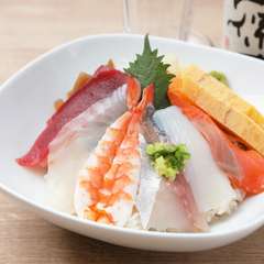 新潟の地酒と共に味わいたい！多彩なネタが集う『海鮮丼』