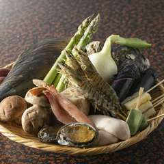 サクサクの食感と、口の中に広がる素材のおいしさが絶品『串揚げ各種』