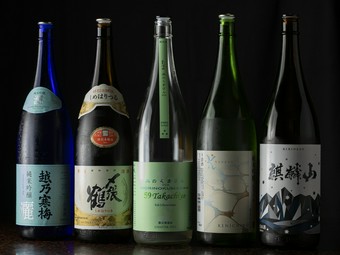 季節ごとに異なる銘柄を目当てに足を運びたい『新潟の地酒各種』