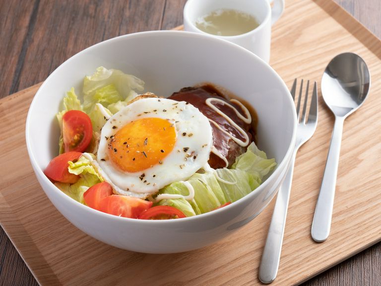 ハンバーグ＆目玉焼きのハーモニー『ロコモコ』