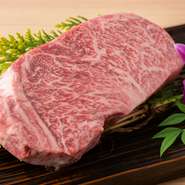 【神戸ビーフ焼肉　お加虎】で取り扱う牛肉は、「牧場巡りが趣味」と語る店主の岡本氏が厳選したもの。兵庫県で生産される神戸牛をはじめとした厳選牛を味わうことができます。