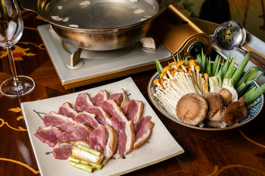 岩手県産の鴨肉を使用。オリジナリティあふれる『かもなべ』